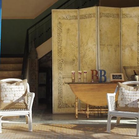Bric-A-Brac Hotel Battambang Eksteriør billede
