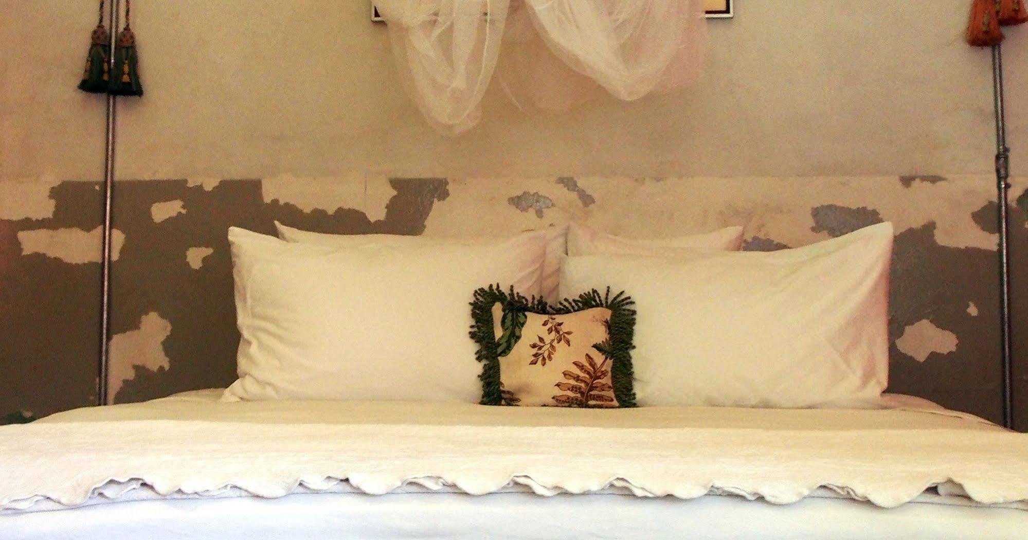 Bric-A-Brac Hotel Battambang Eksteriør billede